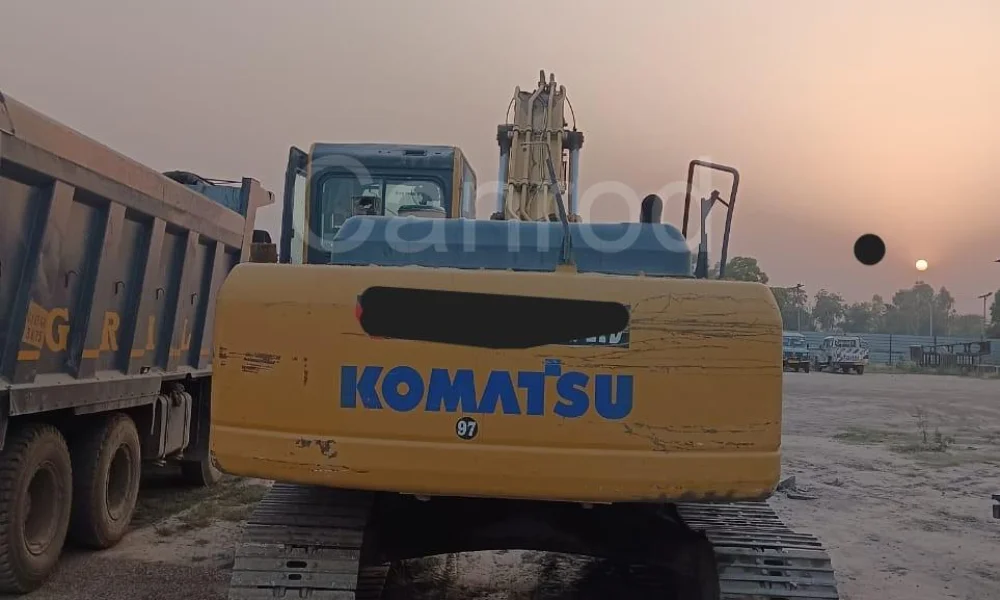 Komatsu PC210 LC Excavator
